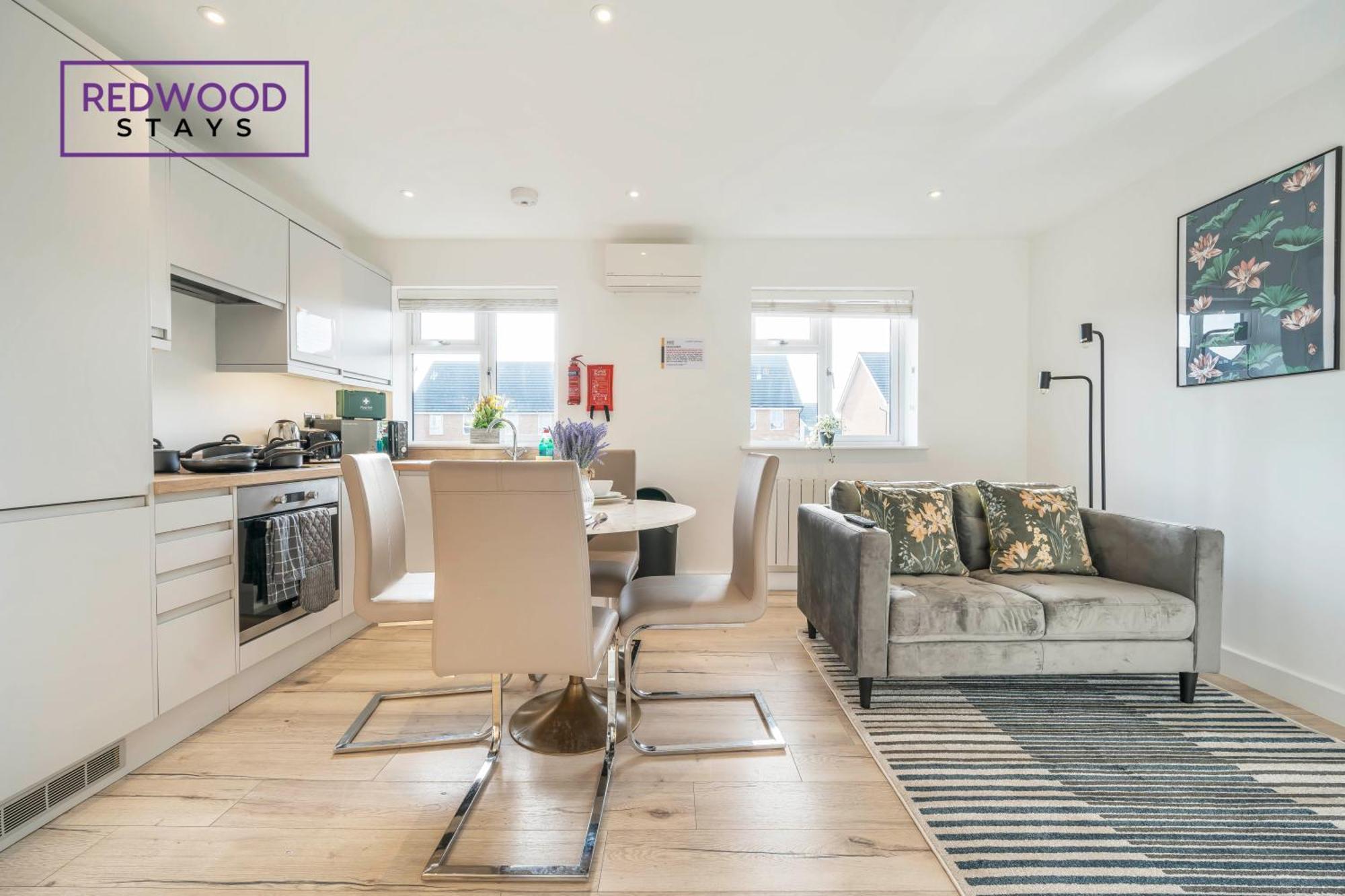 Modern Serviced Apartments For Contractors & Families With Free Parking, Wifi & Netflix By Redwood Stays Basingstoke Exterior photo