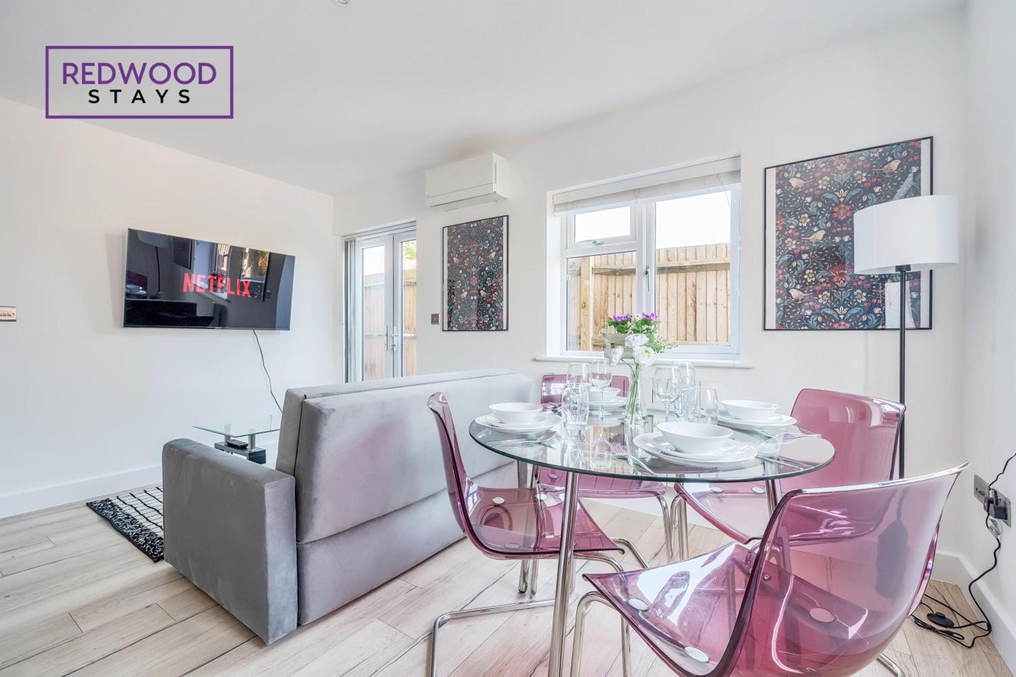 Modern Serviced Apartments For Contractors & Families With Free Parking, Wifi & Netflix By Redwood Stays Basingstoke Exterior photo
