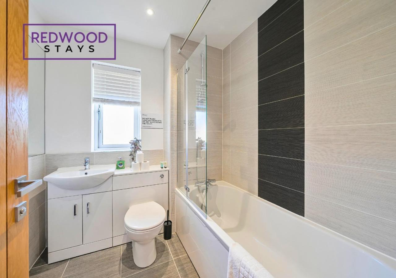 Modern Serviced Apartments For Contractors & Families With Free Parking, Wifi & Netflix By Redwood Stays Basingstoke Exterior photo