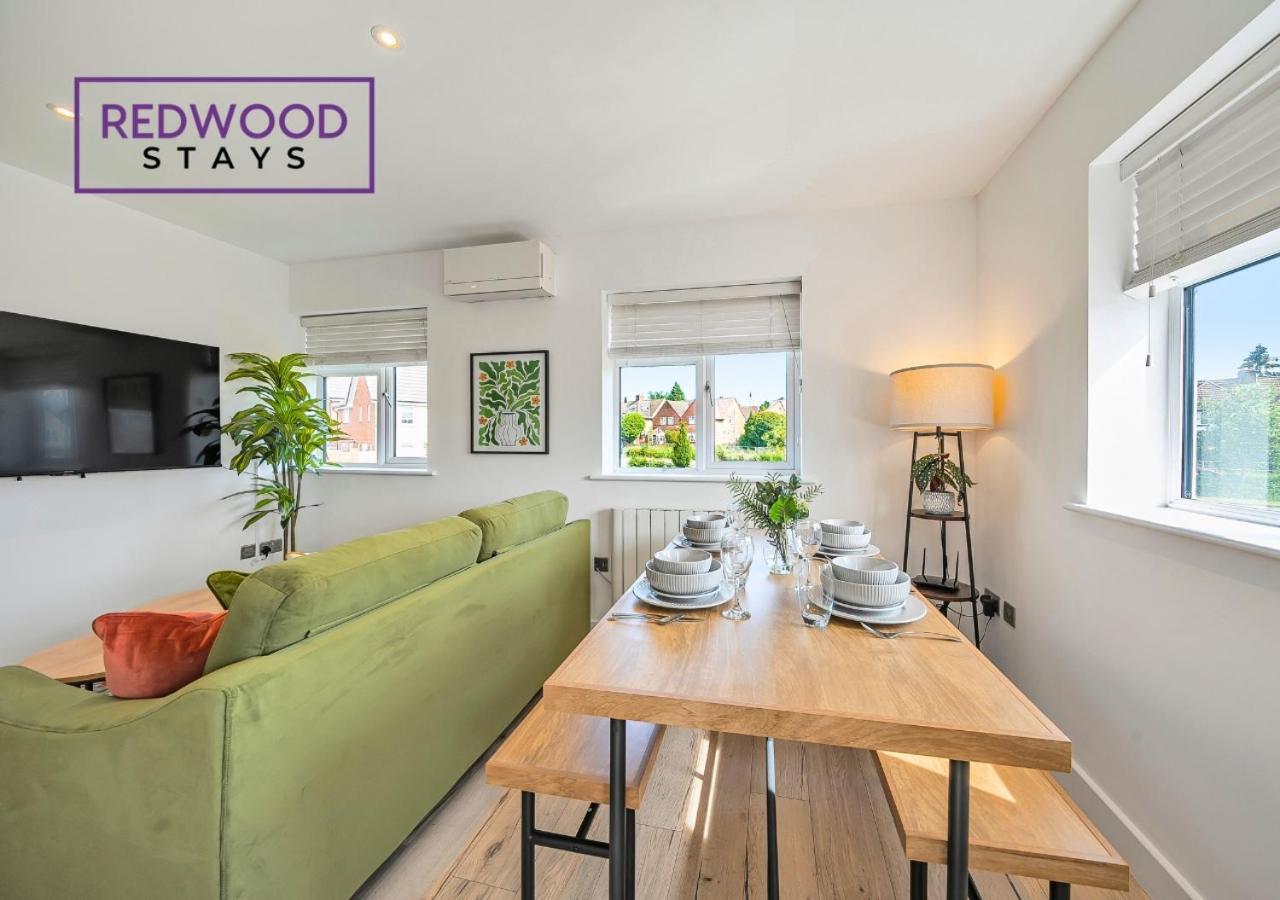 Modern Serviced Apartments For Contractors & Families With Free Parking, Wifi & Netflix By Redwood Stays Basingstoke Exterior photo