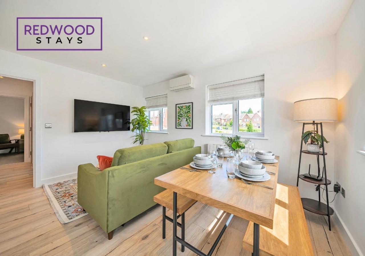 Modern Serviced Apartments For Contractors & Families With Free Parking, Wifi & Netflix By Redwood Stays Basingstoke Exterior photo