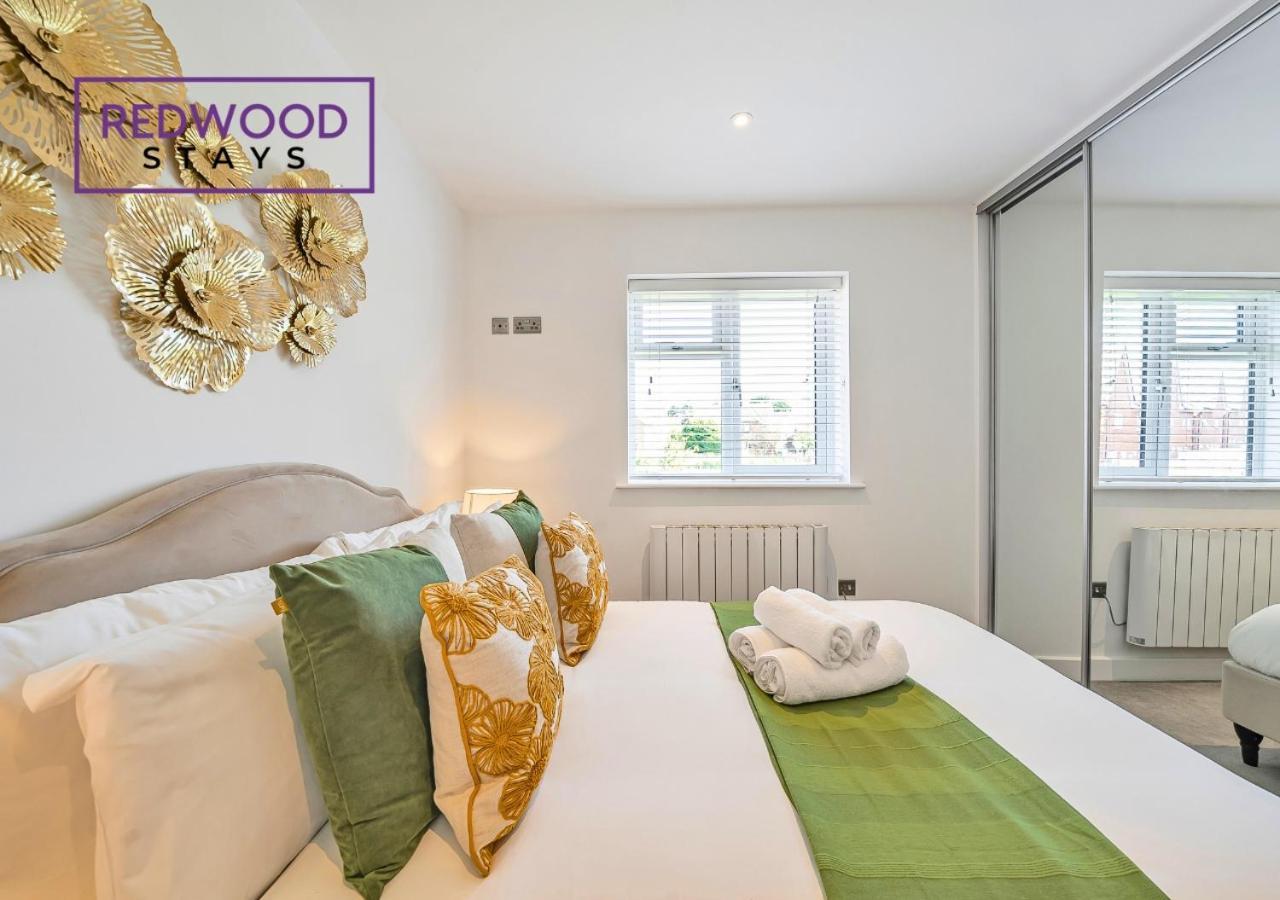 Modern Serviced Apartments For Contractors & Families With Free Parking, Wifi & Netflix By Redwood Stays Basingstoke Exterior photo